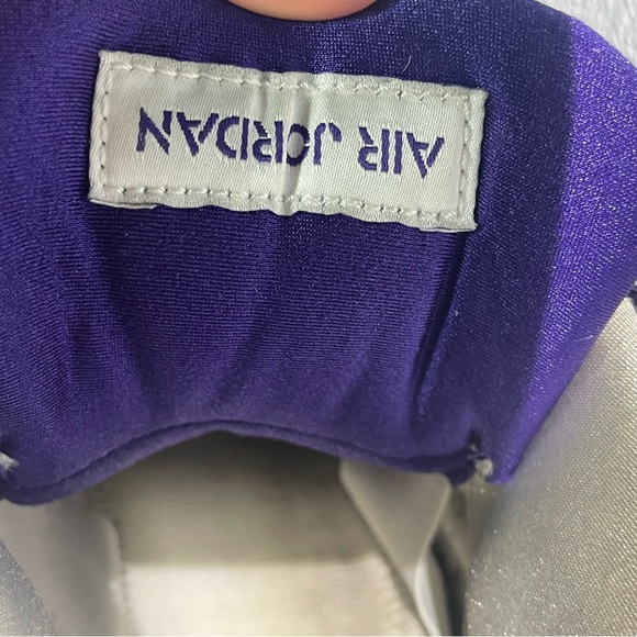 Air Jordan 4 Metallic Purple - Picture 7 of 10